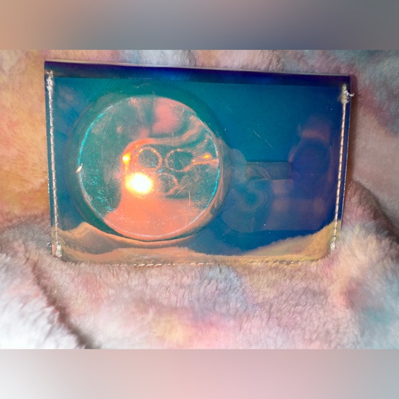 Iridescent Case-Mate Magnetic Card Holder - Picture 2 of 13
